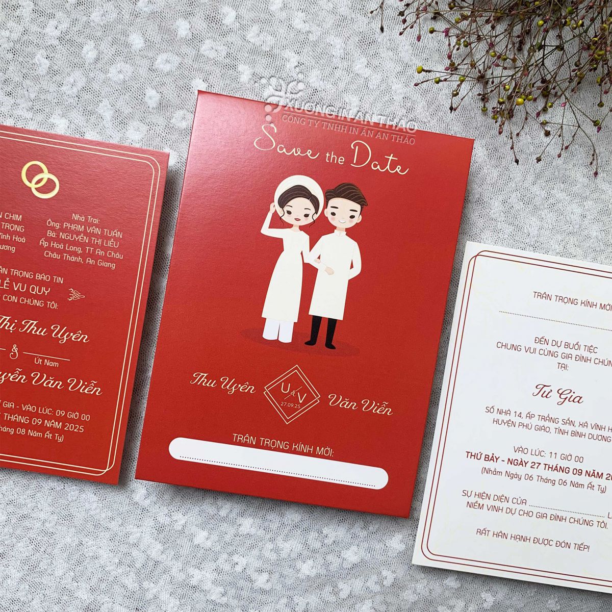 ATC04 - Thiệp Cưới Chibi Dâu Rể (Đỏ)